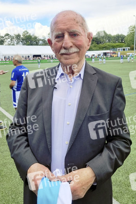 Event 'Promis kicken für Kids - das Abschiedsspiel von Werner Hansch' in Gelsenkirchen