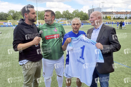 Event 'Promis kicken für Kids - das Abschiedsspiel von Werner Hansch' in Gelsenkirchen