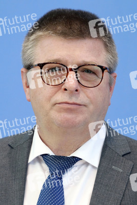 Bundespressekonferenz Vorstellung des Verfassungsschutzberichts 2021 in Berlin