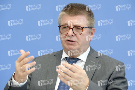 Bundespressekonferenz Vorstellung des Verfassungsschutzberichts 2021 in Berlin