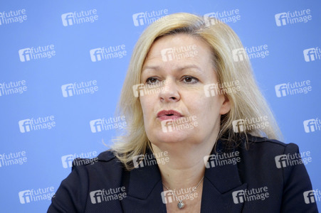 Bundespressekonferenz Vorstellung des Verfassungsschutzberichts 2021 in Berlin