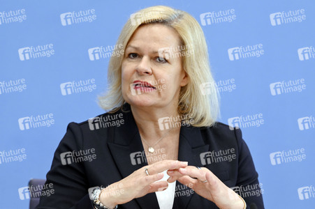 Bundespressekonferenz Vorstellung des Verfassungsschutzberichts 2021 in Berlin