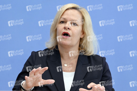 Bundespressekonferenz Vorstellung des Verfassungsschutzberichts 2021 in Berlin