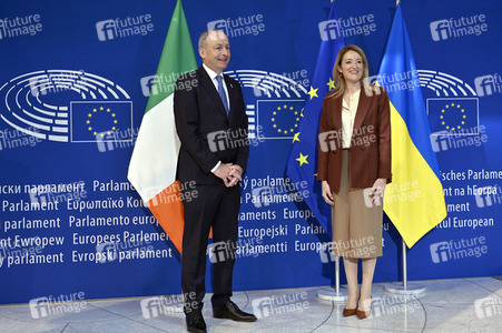 Fototermin mit Micheál Martin und Roberta Metsola im EU-Parlament in Straßburg
