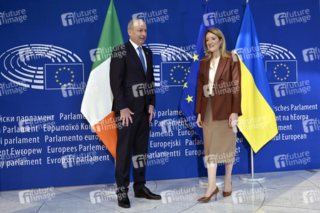 Fototermin mit Micheál Martin und Roberta Metsola im EU-Parlament in Straßburg