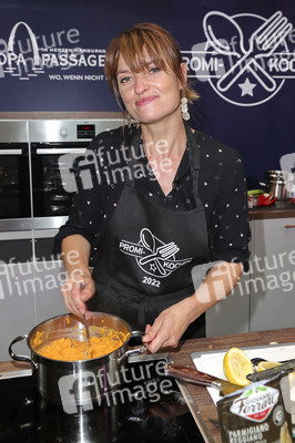 Stars kochen für den Guten Zweck - Charity-Koch-Challenge in Hamburg