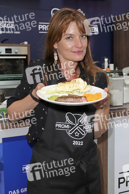 Stars kochen für den Guten Zweck - Charity-Koch-Challenge in Hamburg