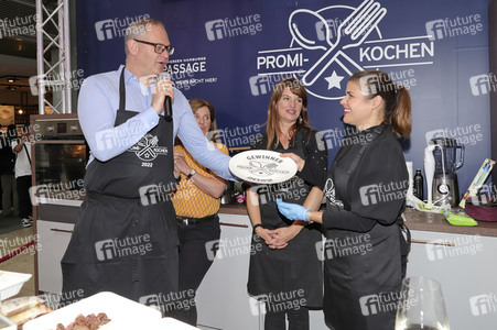 Stars kochen für den Guten Zweck - Charity-Koch-Challenge in Hamburg