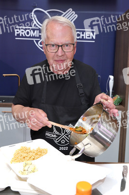 Stars kochen für den Guten Zweck - Charity-Koch-Challenge in Hamburg