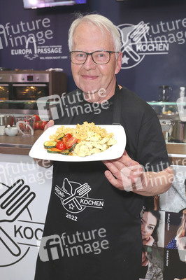 Stars kochen für den Guten Zweck - Charity-Koch-Challenge in Hamburg