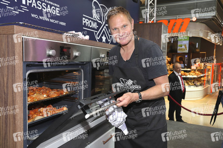 Stars kochen für den Guten Zweck - Charity-Koch-Challenge in Hamburg