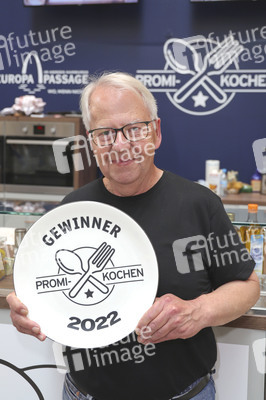 Stars kochen für den Guten Zweck - Charity-Koch-Challenge in Hamburg