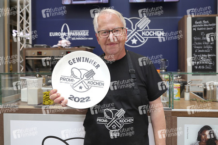 Stars kochen für den Guten Zweck - Charity-Koch-Challenge in Hamburg