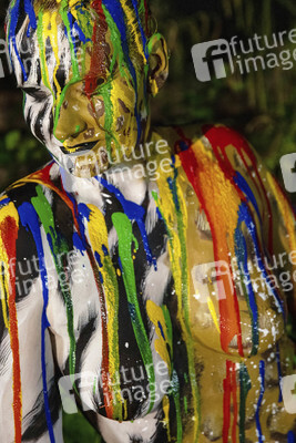 Jörg Düsterwald Bodyart Live-Performance im Erlebnis-Zoo Hannover