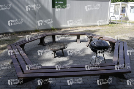 Nancy Faeser und Hubertus Heil beim Besuch der Gemeinschaftsunterkunft für Geflüchtete in Berlin