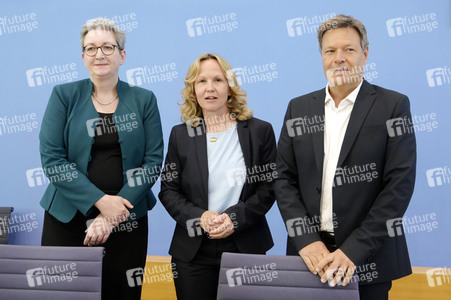 Bundespressekonferenz Gesetzesentwürfe in Berlin