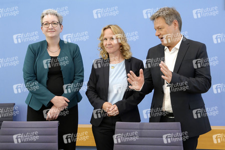Bundespressekonferenz Gesetzesentwürfe in Berlin