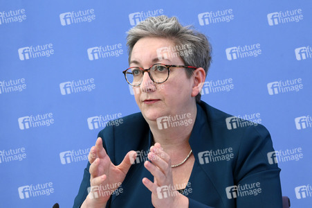 Bundespressekonferenz Gesetzesentwürfe in Berlin