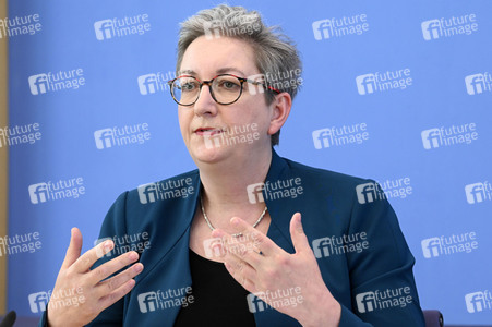 Bundespressekonferenz Gesetzesentwürfe in Berlin