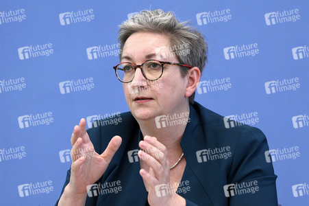 Bundespressekonferenz Gesetzesentwürfe in Berlin
