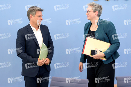 Bundespressekonferenz Gesetzesentwürfe in Berlin