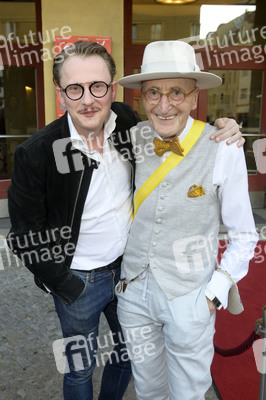 Filmpremiere 'Stand Up! Was bleibt, wenn alles weg ist' in Berlin