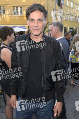 Filmpremiere 'Stand Up! Was bleibt, wenn alles weg ist' in Berlin