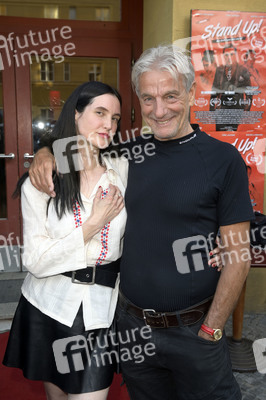 Filmpremiere 'Stand Up! Was bleibt, wenn alles weg ist' in Berlin