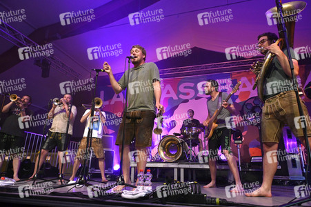 Konzert von LaBrassBanda in Eggenfelden