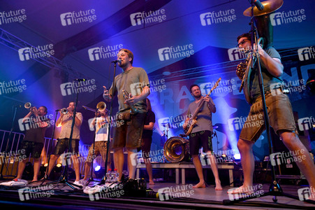 Konzert von LaBrassBanda in Eggenfelden