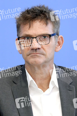 Bundespressekonferenz Friedensgutachten 2022 in Berlin