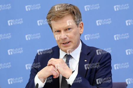 Bundespressekonferenz Zukunft der DB und der Schiene in Berlin