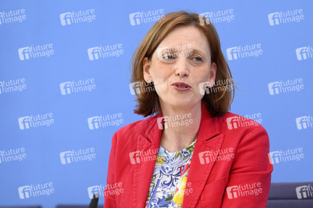 Bundespressekonferenz Veröffentlichung des nationalen Bildungsberichts 'Bildung in Deutschland 2022' in Berlin
