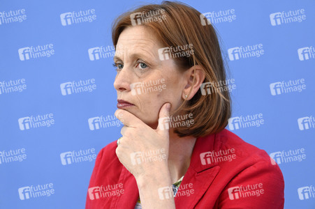 Bundespressekonferenz Veröffentlichung des nationalen Bildungsberichts 'Bildung in Deutschland 2022' in Berlin
