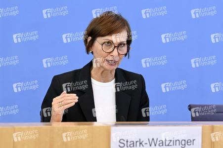 Bundespressekonferenz Veröffentlichung des nationalen Bildungsberichts 'Bildung in Deutschland 2022' in Berlin