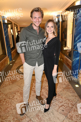 Theaterpremiere 'Extrawurst' in München