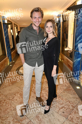 Theaterpremiere 'Extrawurst' in München