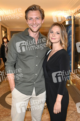 Theaterpremiere 'Extrawurst' in München