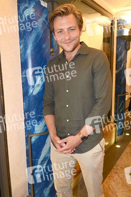 Theaterpremiere 'Extrawurst' in München