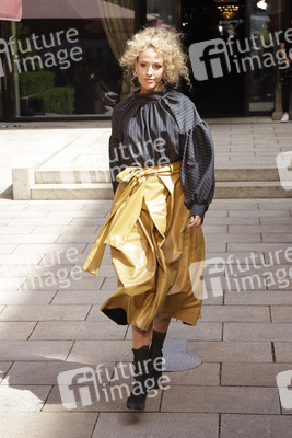 Anja Gockel Fashionshow W 22 auf der Frankfurt Fashion Week AW 2022