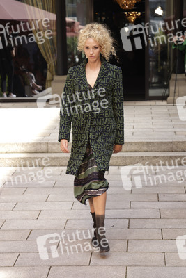 Anja Gockel Fashionshow W 22 auf der Frankfurt Fashion Week AW 2022