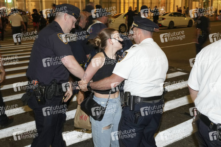 Verhaftungen bei Demo gegen die Aufhebung des Abtreibungsrechts in New York
