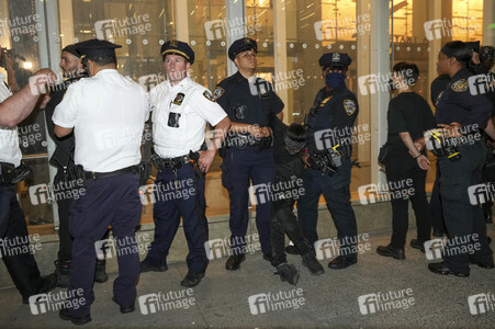 Verhaftungen bei Demo gegen die Aufhebung des Abtreibungsrechts in New York