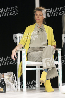 Theaterprobe 'Helga hilft' in Hamburg