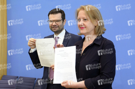 Bundespressekonferenz Vorstellung des Eckpunktepapiers zum Selbstbestimmungsgesetz in Berlin