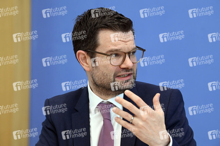 Bundespressekonferenz Vorstellung des Eckpunktepapiers zum Selbstbestimmungsgesetz in Berlin