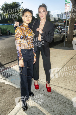 Emilia McCarthy und Terry Hu unterwegs in West Hollywood