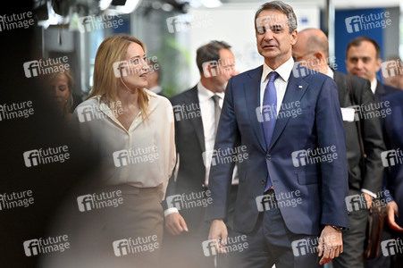 Fototermin mit Kyriakos Mitsotakis und Roberta Metsola im EU-Parlament in Straßburg
