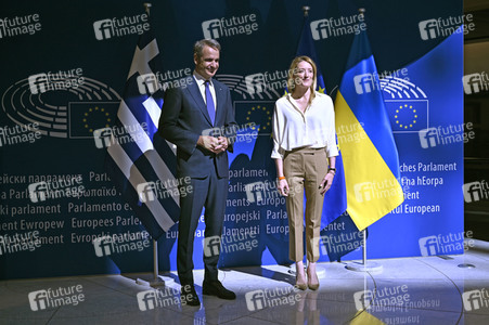 Fototermin mit Kyriakos Mitsotakis und Roberta Metsola im EU-Parlament in Straßburg