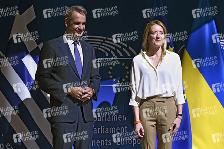 Fototermin mit Kyriakos Mitsotakis und Roberta Metsola im EU-Parlament in Straßburg